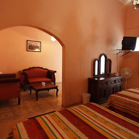 פואבלה Hotel Imperial מראה חיצוני תמונה