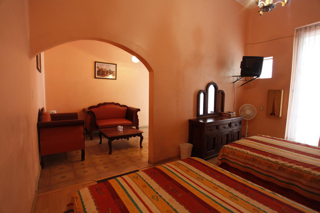 פואבלה Hotel Imperial מראה חיצוני תמונה