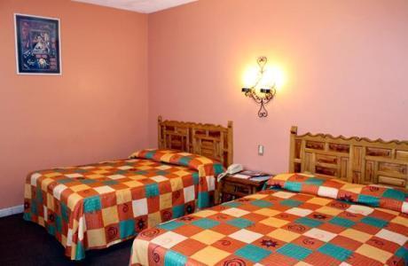פואבלה Hotel Imperial חדר תמונה