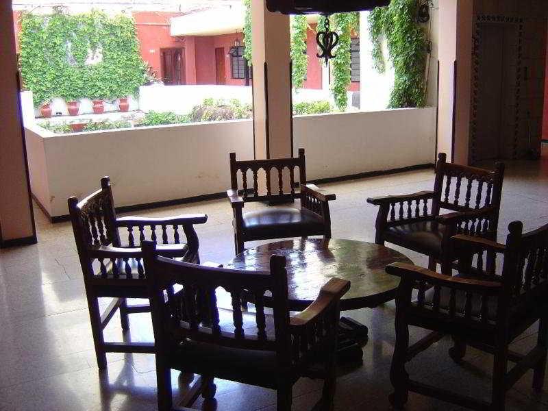 פואבלה Hotel Imperial מראה חיצוני תמונה